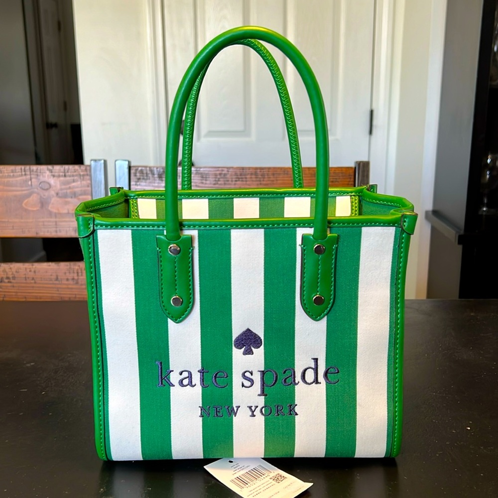 ♠️ Kate spade Ella Even Stripe Jacquard
Small Tote Crossbody Bag, Green